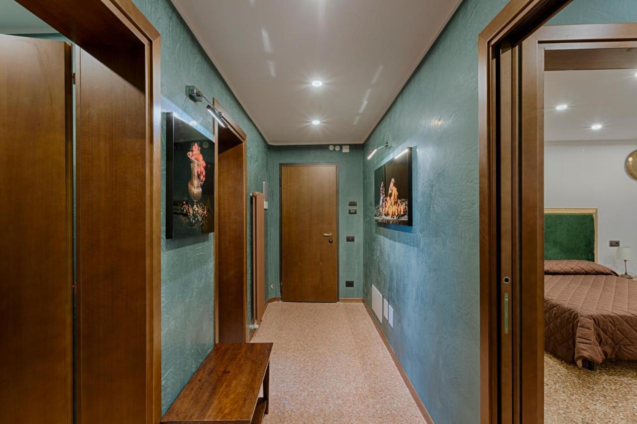 Standard Double Room with Shared Bathroom